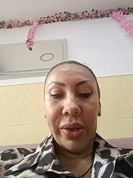 Snapshot of coral_smitth chatting on 07.17.26 coral smitth online show from 07.17.26