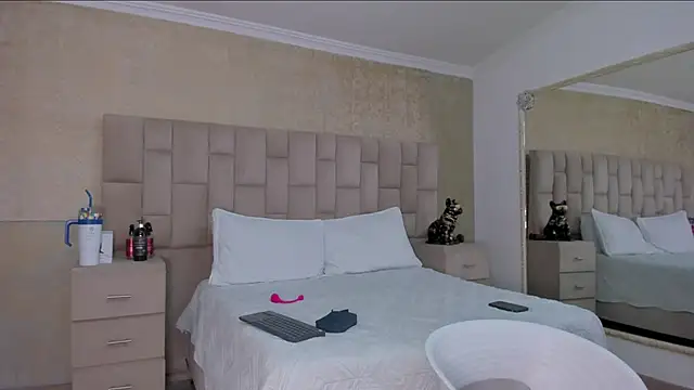 EmmaTorres  online show from 01.21.25