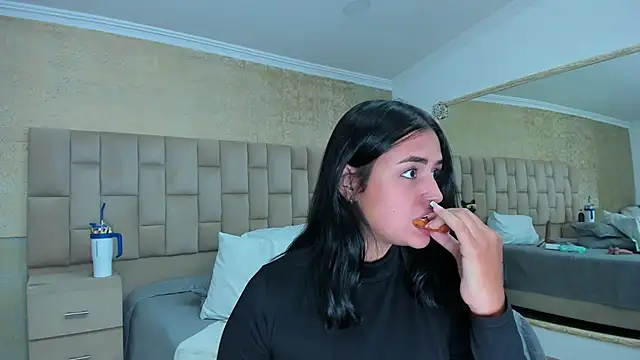 EmmaTorres  online show from 01.24.25