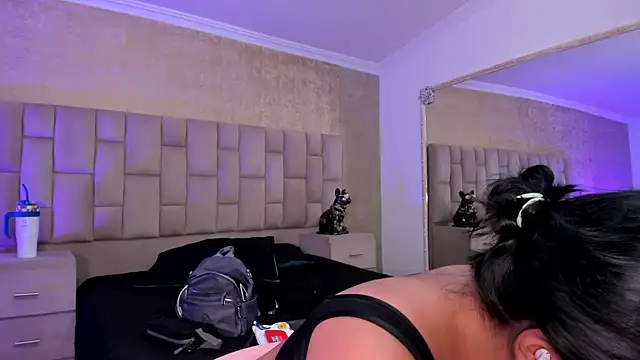 EmmaTorres  online show from 02.04.25