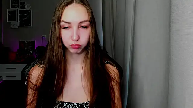 Snapshot of Sm0ly chatting on 06.18.26 Sm0ly online show from 06.18.26