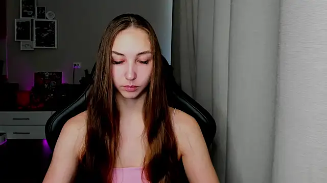 Snapshot of Sm0ly chatting on 06.21.26 Sm0ly online show from 06.21.26