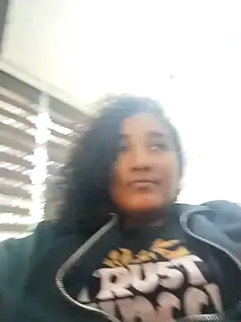 samanthaeliott22 online show from 12.22.24