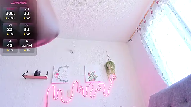 samanthaeliott22 online show from 10.04.25