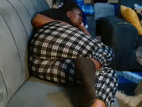 Snapshot of leslysexygirl chatting on 03.05.25 leslysexygirl online show from 03.05.25