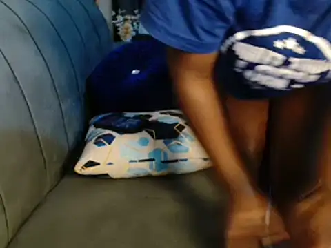 Snapshot of leslysexygirl chatting on 03.18.25 leslysexygirl online show from 03.18.25