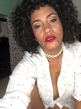 Snapshot of AdelaHaneix chatting on 12.22.24 AdelaHaneix online show from 12.22.24