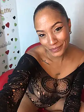 Snapshot of AdelaHaneix chatting on 10.10.25 AdelaHaneix online show from 10.10.25