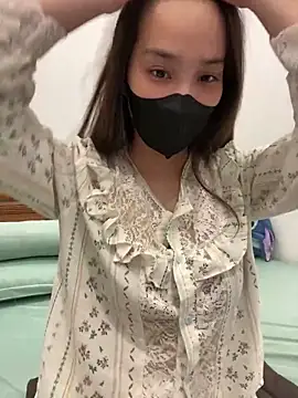 Snapshot of Lilisa_miu chatting on 01.04.25 Lilisa miu online show from 01.04.25