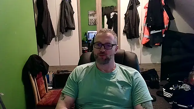 Snapshot of Rockburg chatting on 02.03.25 Rockburg online show from 02.03.25