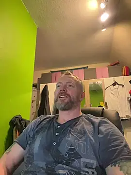 Snapshot of Rockburg chatting on 02.15.25 Rockburg online show from 02.15.25