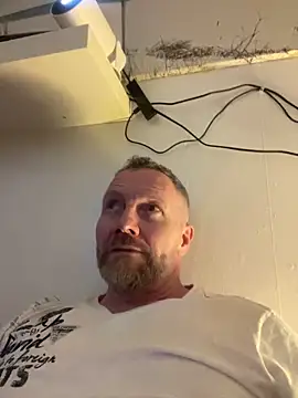 Snapshot of Rockburg chatting on 03.12.25 Rockburg online show from 03.12.25