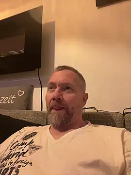 Snapshot of Rockburg chatting on 03.13.25 Rockburg online show from 03.13.25