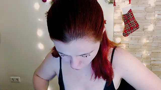 Snapshot of Sun_Alexia chatting on 12.31.24 Sun Alexia online show from 12.31.24