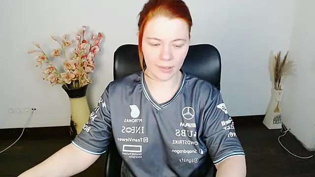 Snapshot of Sun_Alexia chatting on 11.30.25 Sun Alexia online show from 11.30.25