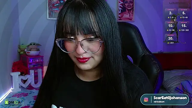 Miss scarllet  online show from 12.11.24