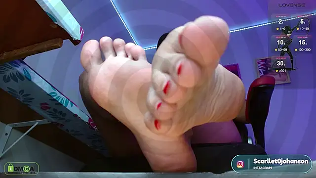 Miss scarllet  online show from 12.18.24