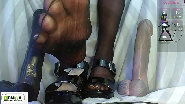 Snapshot of Miss_scarllet_ chatting on 02.18.26 Miss scarllet online show from 02.18.26