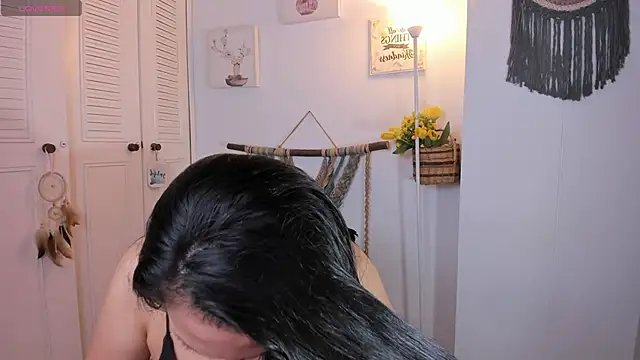 anaruiz  online show from 11.08.25