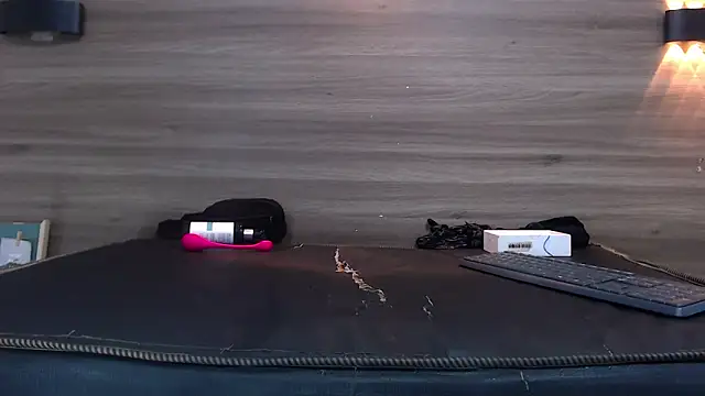 Snapshot of Cutie_Shy_ chatting on 01.31.25 Cutie Shy online show from 01.31.25