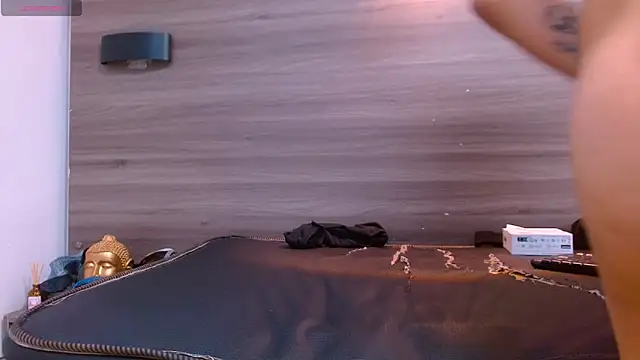 Snapshot of Cutie_Shy_ chatting on 02.28.25 Cutie Shy online show from 02.28.25