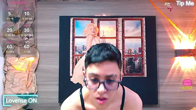 Snapshot of Cutie_Shy_ chatting on 10.20.25 Cutie Shy online show from 10.20.25