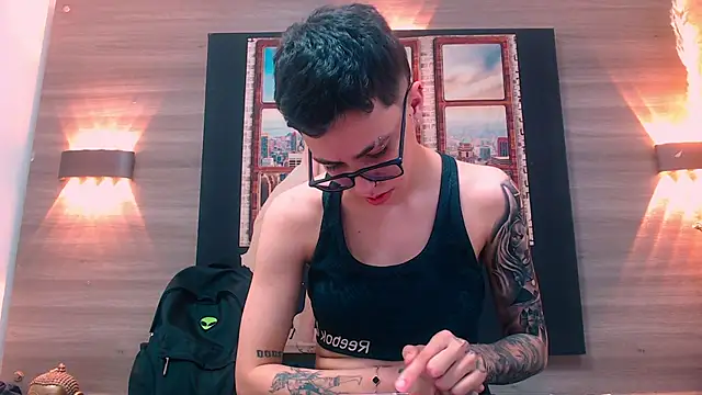 Snapshot of Cutie_Shy_ chatting on 11.26.25 Cutie Shy online show from 11.26.25