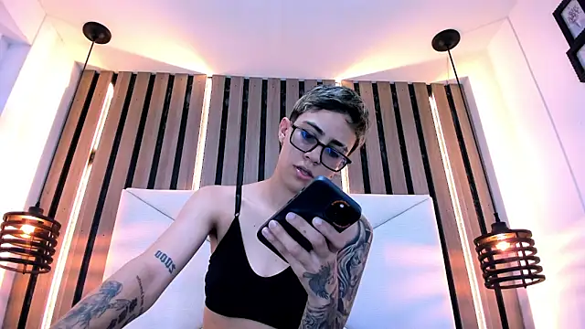 Cutie Shy  online show from 02.04.26