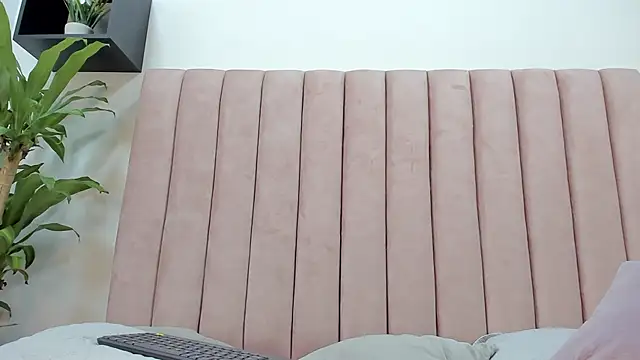 Snapshot of camila__herrera chatting on 02.06.25 camila herrera online show from 02.06.25