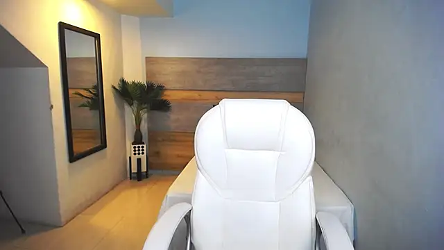 Snapshot of liseth_fox chatting on 12.21.24 liseth fox online show from 12.21.24