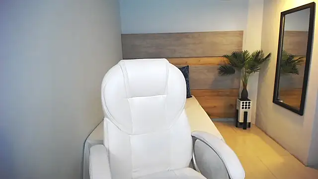 Snapshot of liseth_fox chatting on 01.25.25 liseth fox online show from 01.25.25