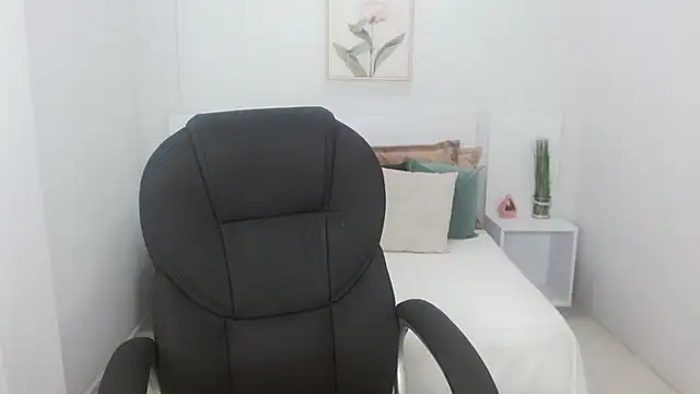 Snapshot of liseth_fox chatting on 01.31.25 liseth fox online show from 01.31.25