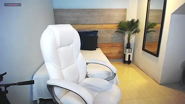 Snapshot of liseth_fox chatting on 02.05.25 liseth fox online show from 02.05.25