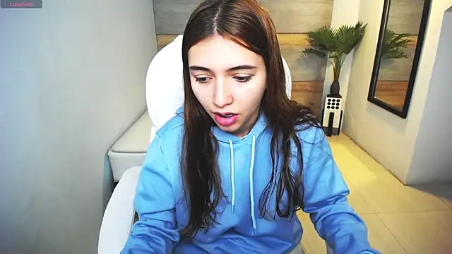 Snapshot of liseth_fox chatting on 02.08.25 liseth fox online show from 02.08.25