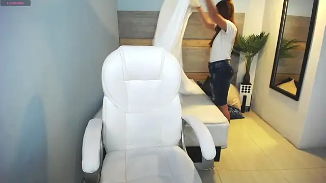 Snapshot of liseth_fox chatting on 02.27.25 liseth fox online show from 02.27.25