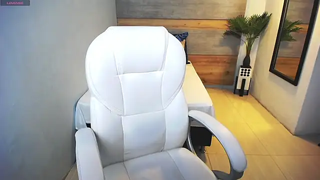 Snapshot of liseth_fox chatting on 03.14.25 liseth fox online show from 03.14.25