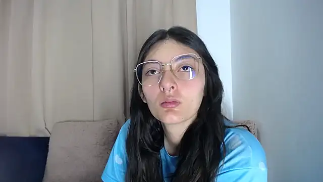 lessliee22  online show from 04.11.26