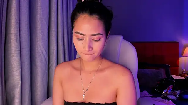 lara madisson online show from 10.25.25