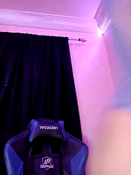 Snapshot of ---sophia--- chatting on 10.13.25 ---sophia--- online show from 10.13.25