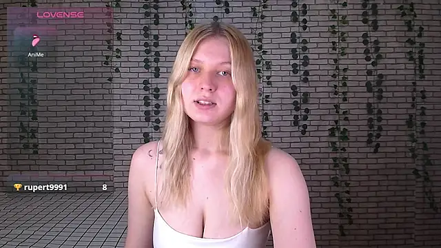 EmiliaDuchess online show from 10.13.25