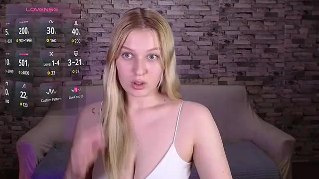 EmiliaDuchess online show from 04.12.26