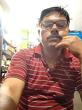Snapshot of Srmotrs chatting on 06.16.26 Srmotrs online show from 06.16.26