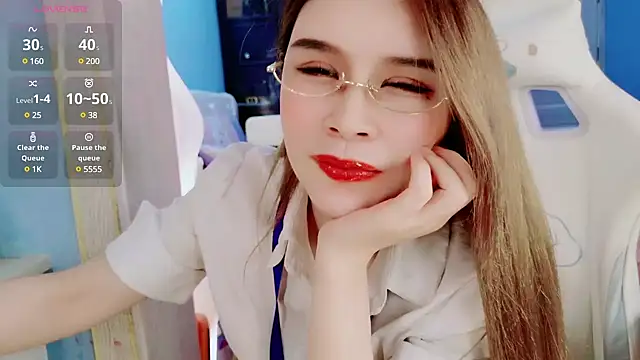 HU131452 online show from 02.08.25