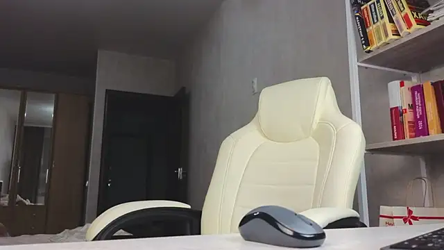 Marietta Castro online show from 02.05.26