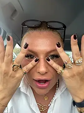 Arabellalee23 online show from 10.04.25