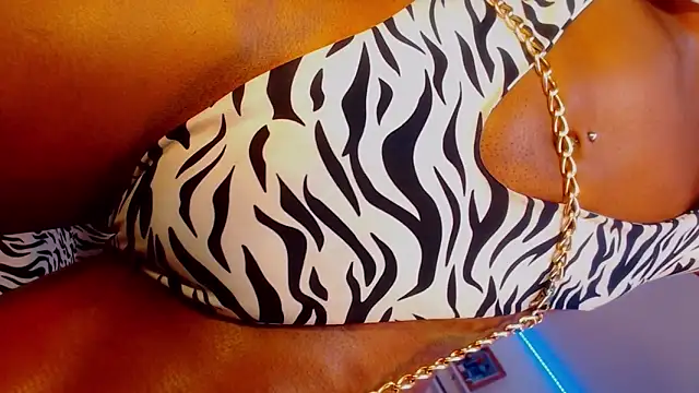 Snapshot of touchm_cockhard chatting on 02.01.25 touchm cockhard online show from 02.01.25