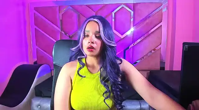 Snapshot of Olivia_Fox69 chatting on 03.06.25 Olivia Fox69 online show from 03.06.25