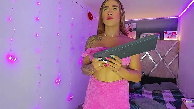 parejacaliente20154 online show from 02.27.26