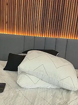 EmiilyAdams  online show from 01.15.25