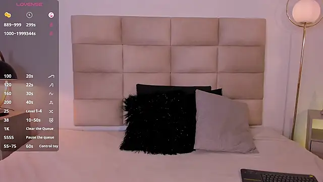 Snapshot of AngelyRosse1 chatting on 02.22.25 AngelyRosse1 online show from 02.22.25